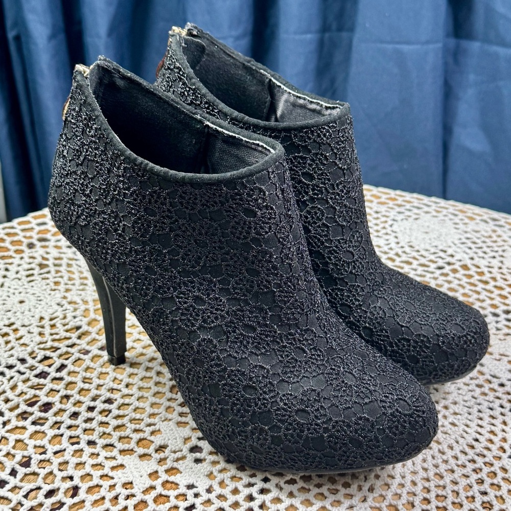 MAURICES Black Formal Ankle Boots Back Zip Womens Sz 7M  sku 3145